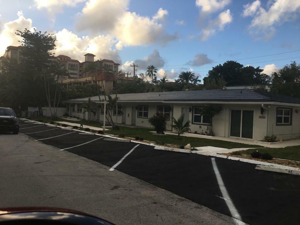 Costa Este Pompano Beach Exterior photo